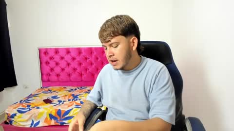 val_andbry online show from April 2026 07:26:02 PM