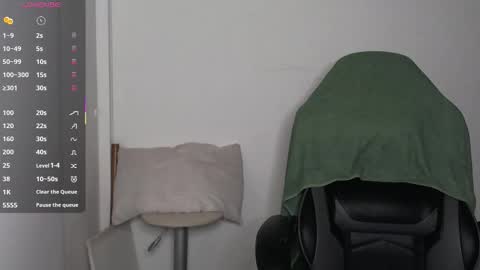 Snapshot of val_bardot1 chatting on March 2026 02:06:01 AM first of all... who are u online show from March 2026 02:06:01 AM