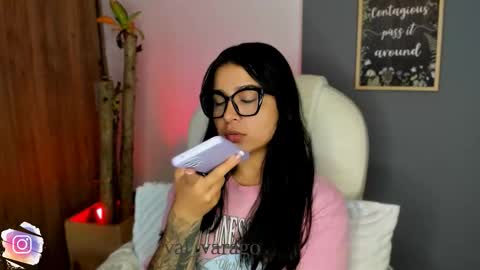 Snapshot of val_varago chatting on November 2025 02:13:02 AM val_varago online show from November 2025 02:13:02 AM