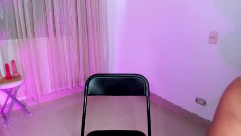 Snapshot of vale_kross chatting on February 2026 07:07:01 PM HI IM NEW online show from February 2026 07:07:01 PM