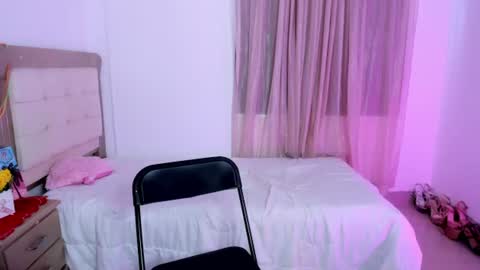 Snapshot of vale_kross chatting on June 2026 03:01:02 PM HI IM NEW online show from June 2026 03:01:02 PM