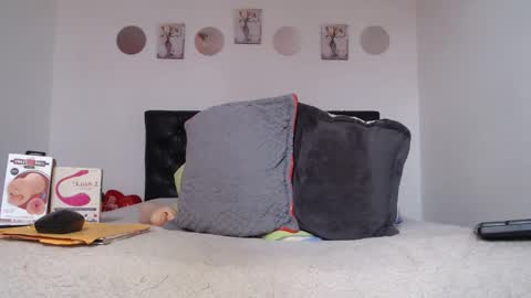 Snapshot of valen_foxxx chatting on May 2026 02:45:01 PM valen_foxxx online show from May 2026 02:45:01 PM