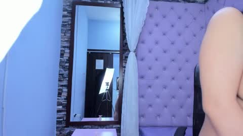 valen lopeez online show from February 2026 04:21:02 PM