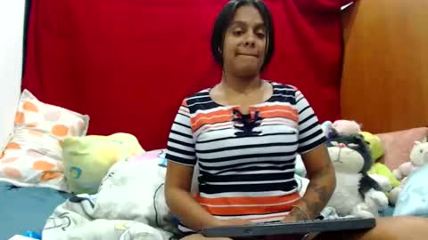 valen_oficial online show from November 2025 11:16:02 PM