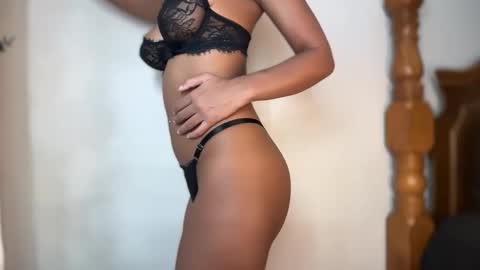 Snapshot of valenciaember chatting on December 2025 01:51:02 PM Valencia Ember online show from December 2025 01:51:02 PM