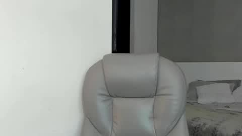 Snapshot of valenjonex chatting on February 2025 10:26:02 PM Angela online show from February 2025 10:26:02 PM