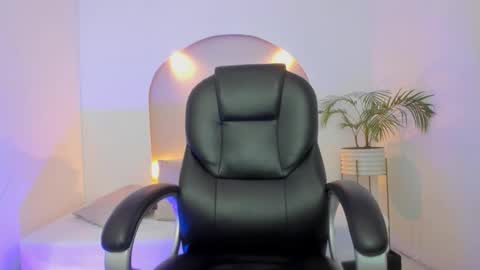 Valentina online show from November 2025 04:45:02 AM