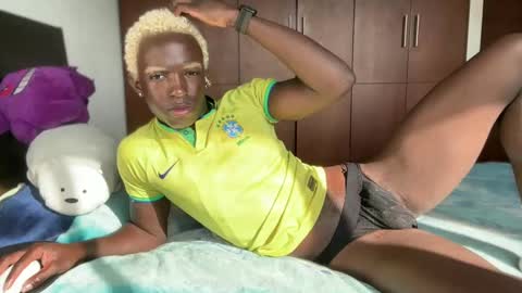   Valentin  independent Cam Boy     online show from January 2025 01:20:01 PM