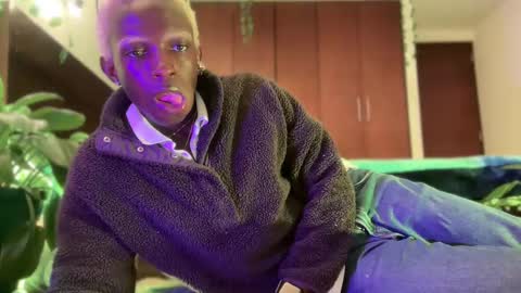   Valentin  independent Cam Boy     online show from January 2025 12:10:01 AM