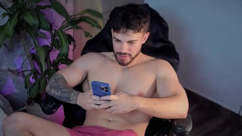 Snapshot of valenthinoking chatting on September 2025 11:27:02 PM valenthinoking online show from September 2025 11:27:02 PM