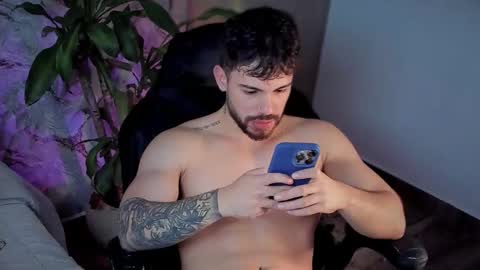 Snapshot of valenthinoking chatting on September 2025 11:26:01 PM valenthinoking online show from September 2025 11:26:01 PM