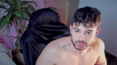 Snapshot of valenthinoking chatting on September 2025 11:04:01 PM valenthinoking online show from September 2025 11:04:01 PM