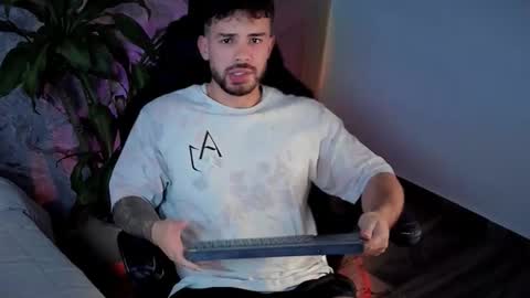 Snapshot of valenthinoking chatting on September 2025 01:08:02 AM valenthinoking online show from September 2025 01:08:02 AM