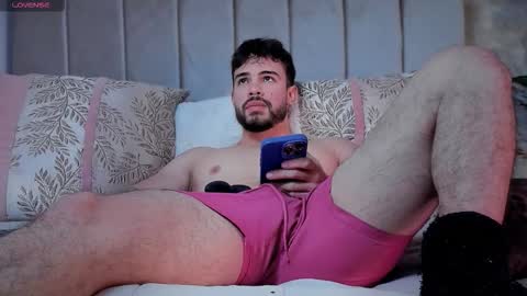 Snapshot of valenthinoking chatting on October 2025 03:50:02 AM valenthinoking online show from October 2025 03:50:02 AM