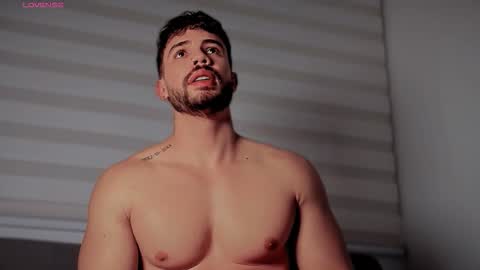 Snapshot of valenthinoking chatting on November 2025 02:50:01 AM valenthinoking online show from November 2025 02:50:01 AM