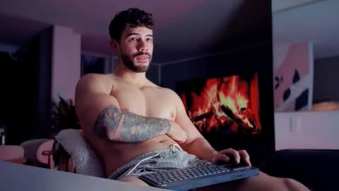 valenthinoking online show from February 2026 11:23:02 PM