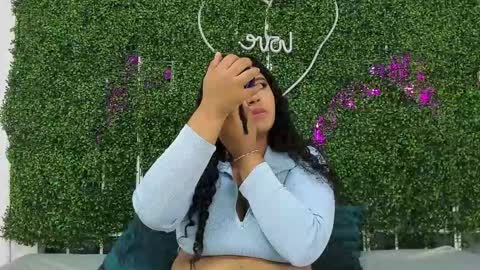 Snapshot of valentina_0_ chatting on November 2025 08:41:02 PM Valentina online show from November 2025 08:41:02 PM