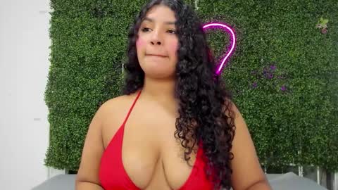 Snapshot of valentina_0_ chatting on November 2025 10:11:02 PM Valentina online show from November 2025 10:11:02 PM