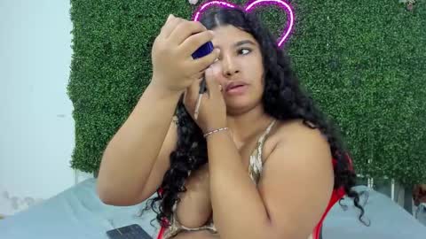 Snapshot of valentina_0_ chatting on December 2025 09:42:02 PM Valentina online show from December 2025 09:42:02 PM