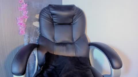 Valentina  Dolls online show from July 2026 12:04:02 AM