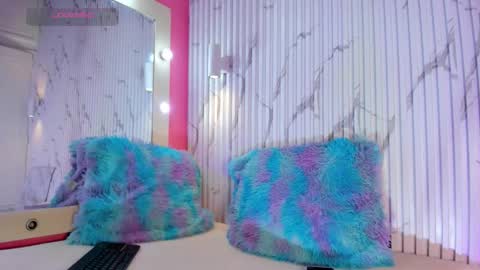 Valentina online show from November 2025 07:05:02 PM