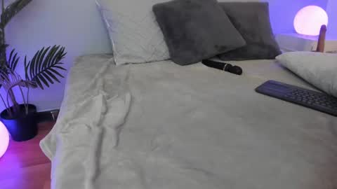 Snapshot of valentina_m17 chatting on March 2025 02:52:01 AM VALENTINA online show from March 2025 02:52:01 AM