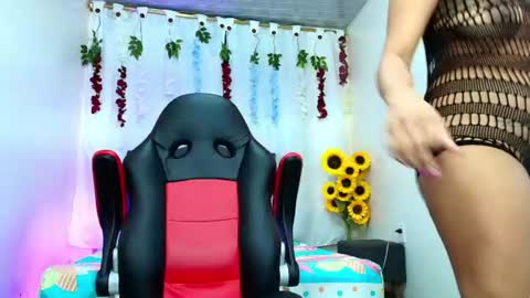 valentina_y_sneiderr online show from July 2026 01:04:01 AM