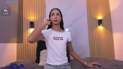 valentinaliux_ online show from April 2026 11:30:02 AM