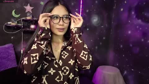 valentinarojass_ online show from May 2026 06:35:01 PM