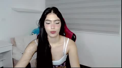 Valentina  online show from May 2026 01:11:01 AM