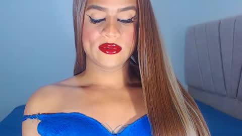 Snapshot of valentinaxxxdoll chatting on December 2025 07:10:01 PM VALENTINA online show from December 2025 07:10:01 PM