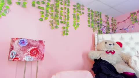 valentinee_xo online show from June 2026 12:46:02 AM