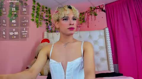 valentinee_xo online show from June 2026 05:45:01 AM