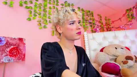 valentinee_xo online show from July 2026 12:11:01 PM