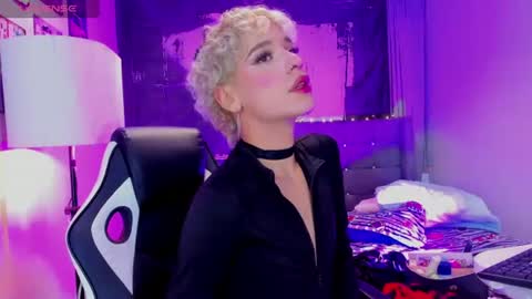 valentinee_xo online show from July 2026 07:14:02 AM