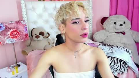valentinee_xo online show from July 2026 06:09:02 AM