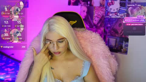 Snapshot of valentinna_5 chatting on February 2025 11:21:02 PM Danielle Please help me to reach 300 thumbs up online show from February 2025 11:21:02 PM