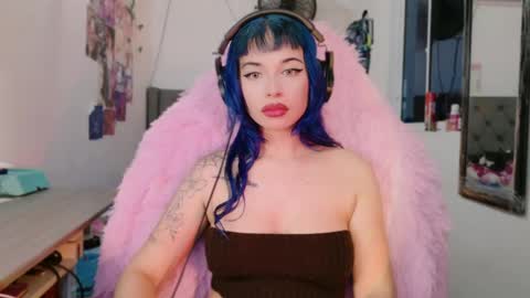 Snapshot of valentinna_5 chatting on December 2025 06:12:02 AM Danielle Please help me to reach 300 thumbs up online show from December 2025 06:12:02 AM