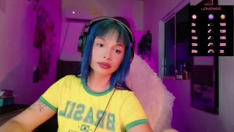 Snapshot of valentinna_5 chatting on December 2025 03:03:02 AM Danielle Please help me to reach 300 thumbs up online show from December 2025 03:03:02 AM