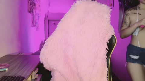 Snapshot of valentinna_5 chatting on February 2026 06:29:02 AM Danielle Please help me to reach 300 thumbs up online show from February 2026 06:29:02 AM