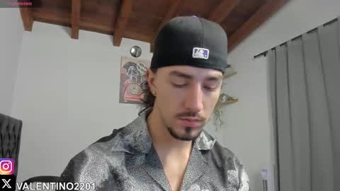 valentino online show from September 2025 11:28:02 PM