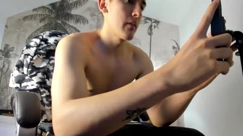 valentino_cerati online show from October 2025 02:19:02 AM