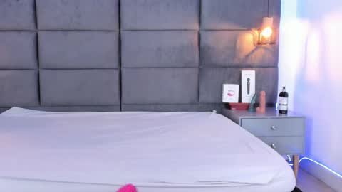 Snapshot of valentino_moon chatting on September 2025 03:17:02 AM valentino moon online show from September 2025 03:17:02 AM