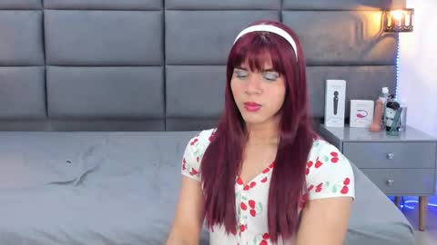 Snapshot of valentino_moon chatting on October 2025 02:42:02 AM valentino moon online show from October 2025 02:42:02 AM