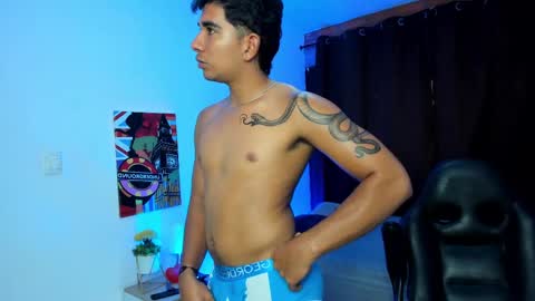 Snapshot of valentino_moura_ chatting on February 2025 03:16:01 PM VALENTINO MOURA online show from February 2025 03:16:01 PM