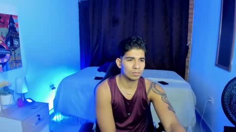 Snapshot of valentino_moura_ chatting on March 2025 12:05:02 PM VALENTINO MOURA online show from March 2025 12:05:02 PM