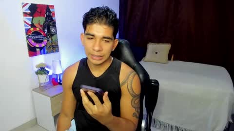 Snapshot of valentino_moura_ chatting on March 2025 12:11:02 PM VALENTINO MOURA online show from March 2025 12:11:02 PM