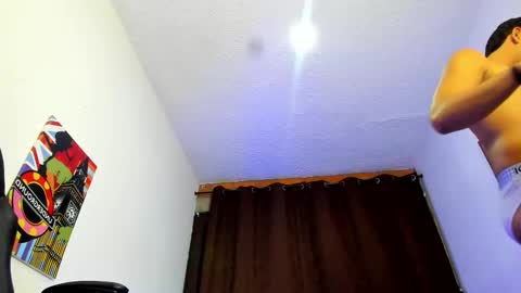 Snapshot of valentino_moura_ chatting on March 2025 12:15:02 PM VALENTINO MOURA online show from March 2025 12:15:02 PM