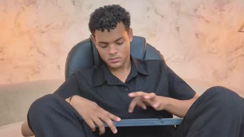 Snapshot of valentino_thompson chatting on September 2025 08:46:01 PM valentino_thompson online show from September 2025 08:46:01 PM