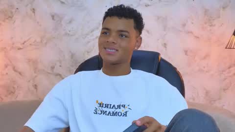 Snapshot of valentino_thompson chatting on October 2025 07:56:02 PM valentino_thompson online show from October 2025 07:56:02 PM